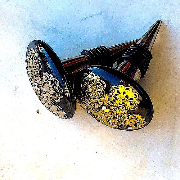 CASA DECOR BOTTLE STOPPERS BLACK SILVER BRASS - Picture 2 of 8